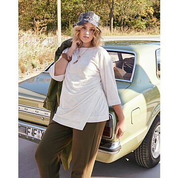 T-Shirt en jersey n°122 | Burda Style 02/25